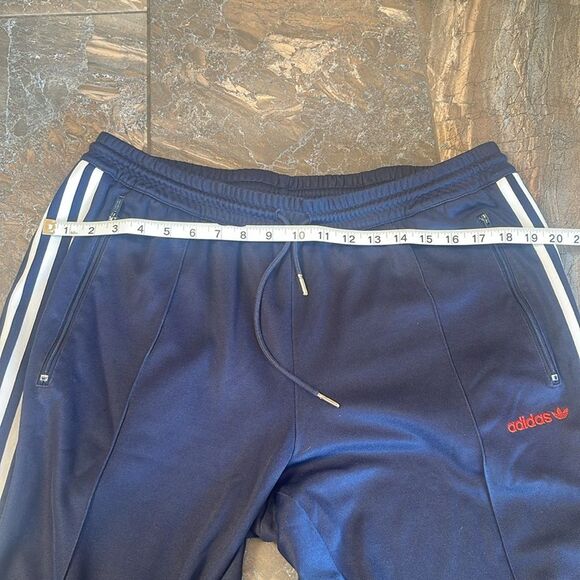 MEDIUM adidas Originals Men's LONDON PACK BLOCK TRACKSUIT (Track Jacket & Pants) - Picture 13 of 16
